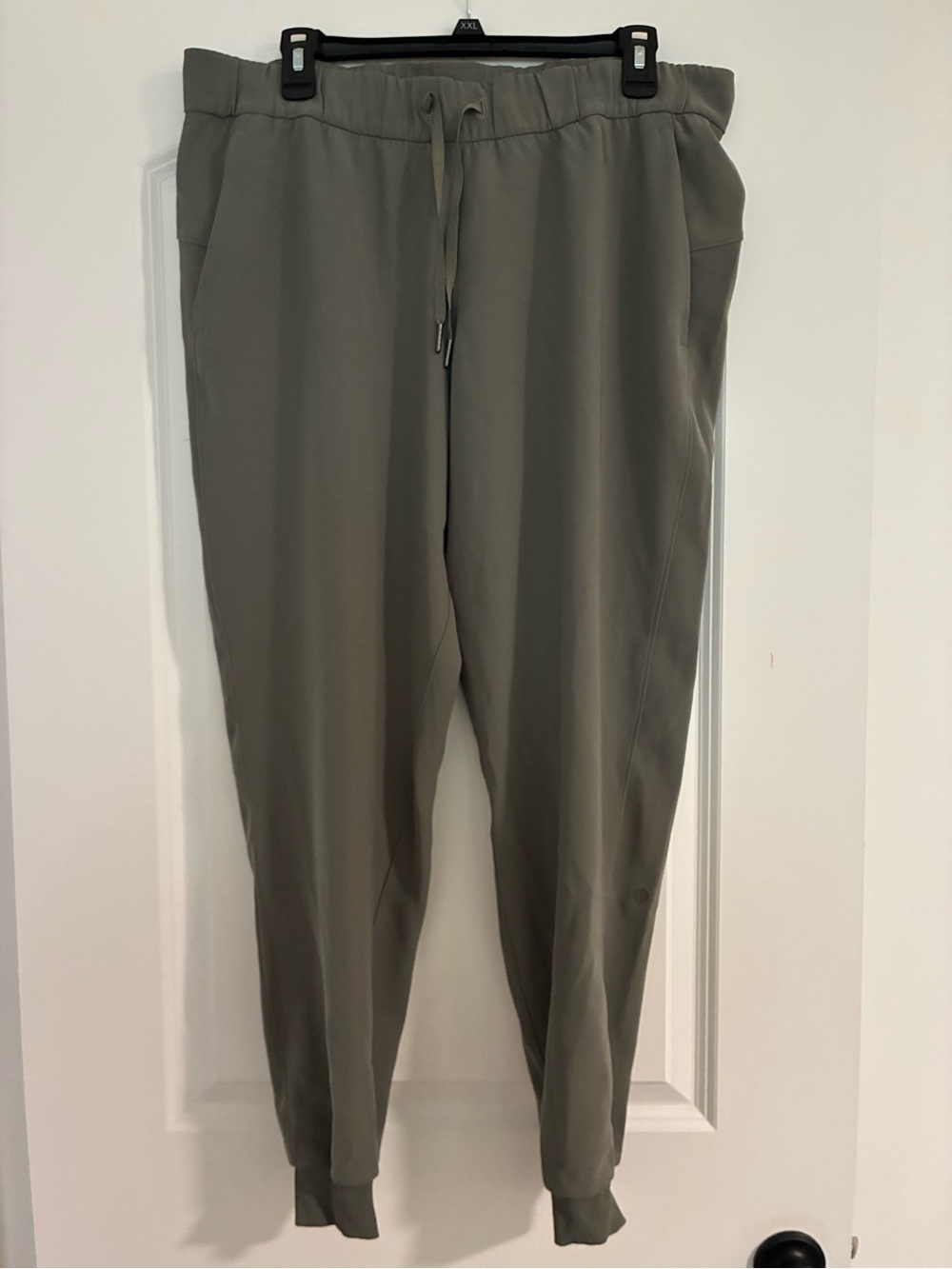 lululemon athletica women’s Army Green On the Fly Joggers